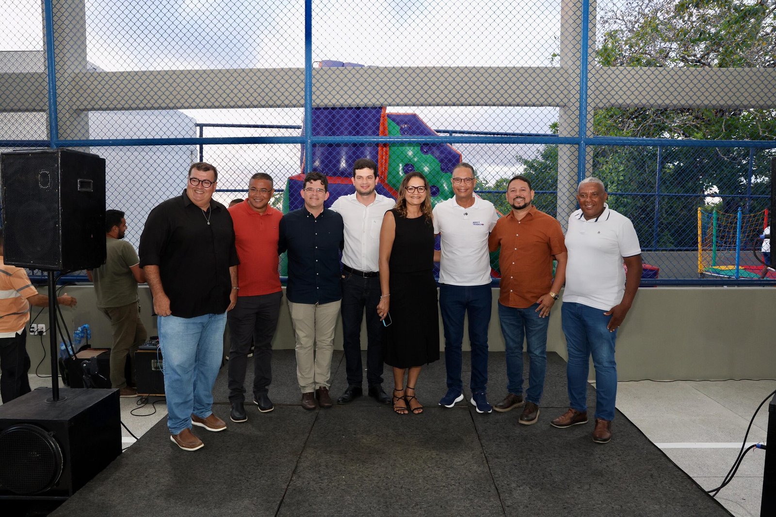 Thiago Corrêa celebra avanço na educação com a entrega da quadra revitalizada da Escola Lourival Batista