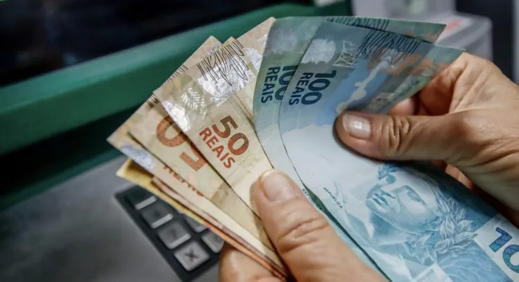 política salarial em Aracaju