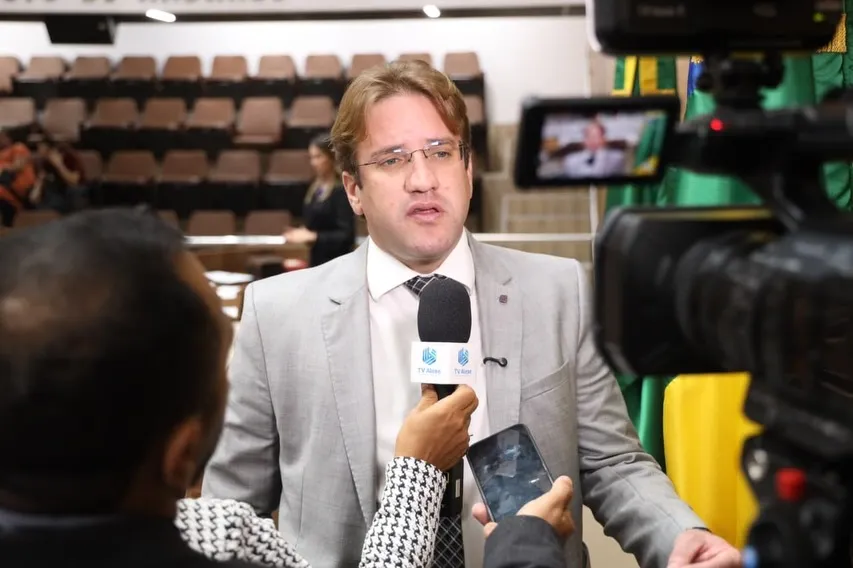 Marcelo Sobral amplia debate sobre valorização policial ao defender auxílio alimentação para Polícia Civil de Sergipe