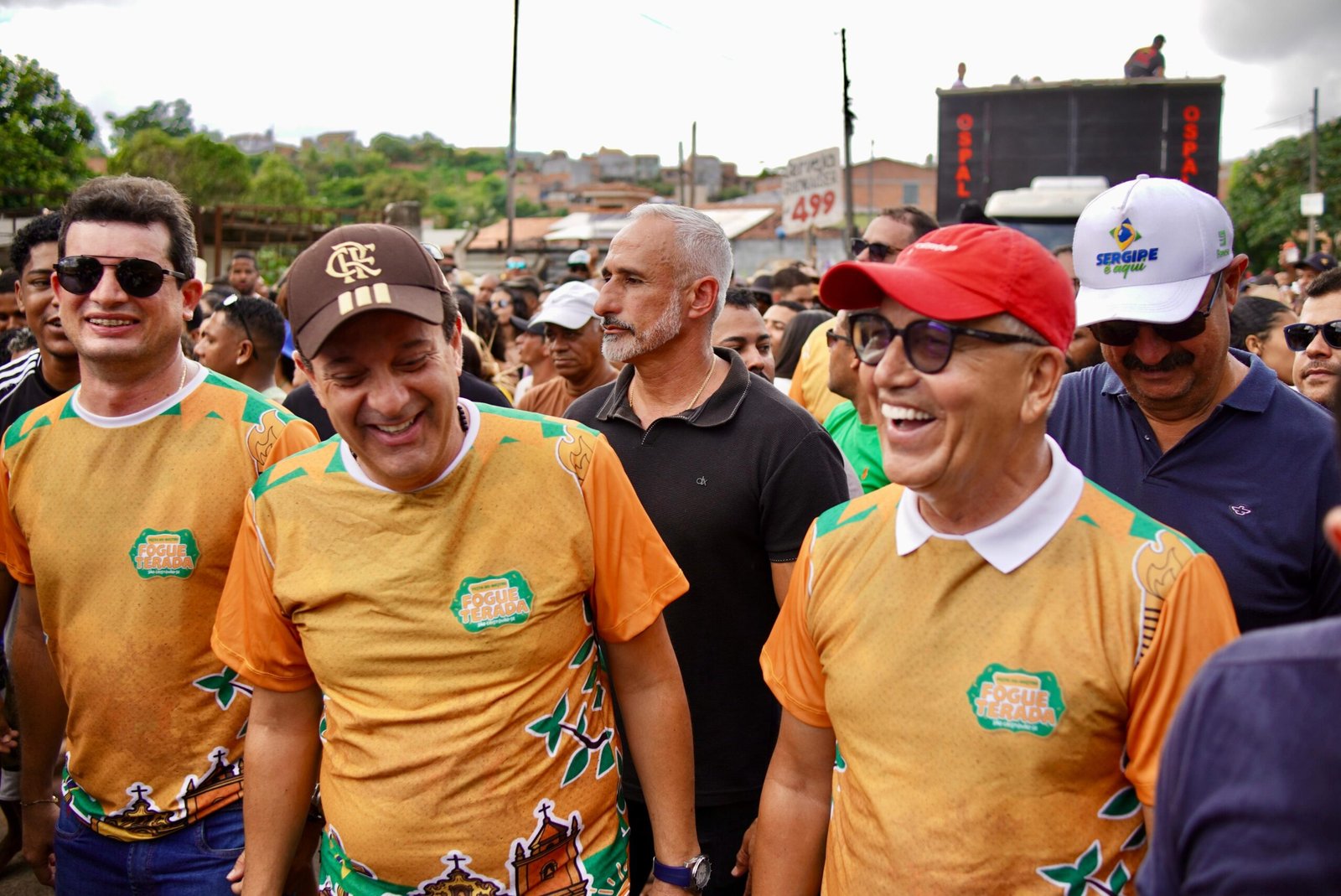 Marcos Santana participa da Festa do Mastro da Fogueterada e acompanha celebração no centro histórico de São Cristóvão